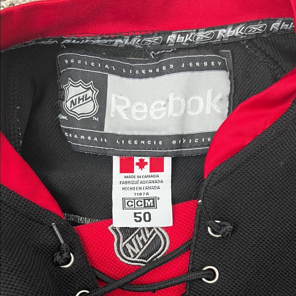 Vintage Chicago Blackhawks Men's Black and Red Jonathan Toews Jersey Size 50 - Picture 4 of 4